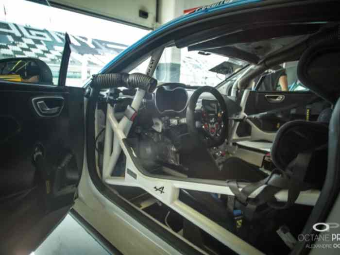 VENDS ALPINE A110 GT4 1