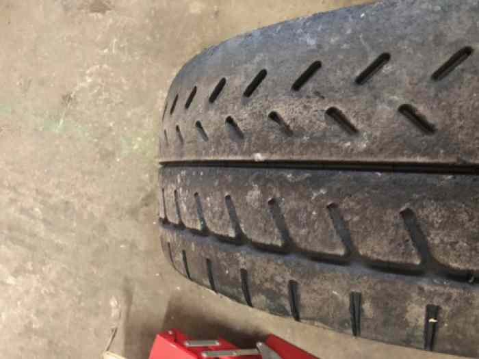 pneus en 16 MICHELIN et PIRELLI peu roulés 0