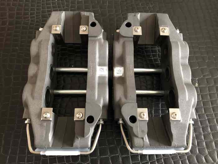 2 étriers AP RACING 6 PISTONS NEUFS POUR DISQUES 350 A 380MM 1