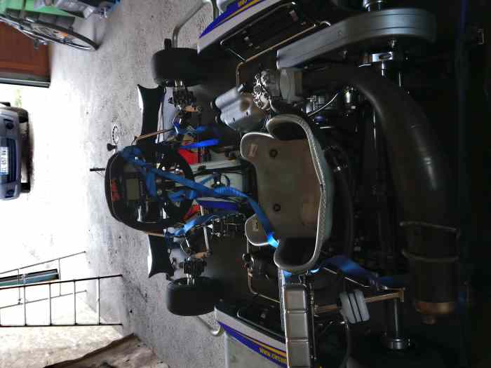 Vend ou échange 2 karting 4