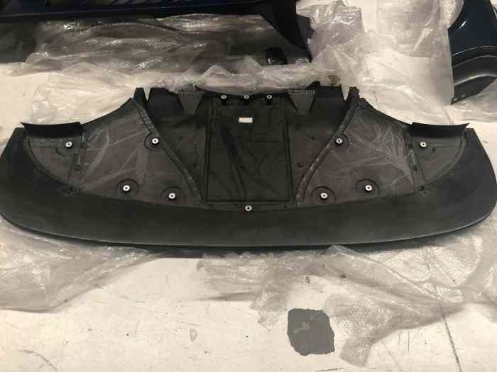 Mercedes AMG GT3 - Spare parts lot 1