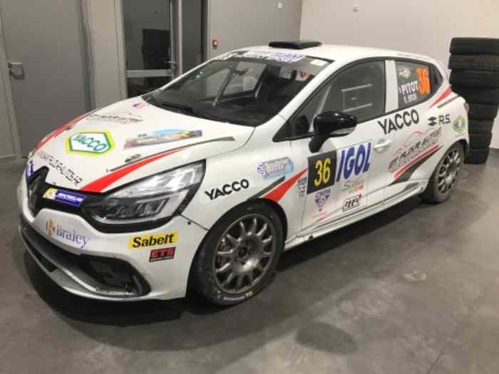RENAULT CLIO R3T