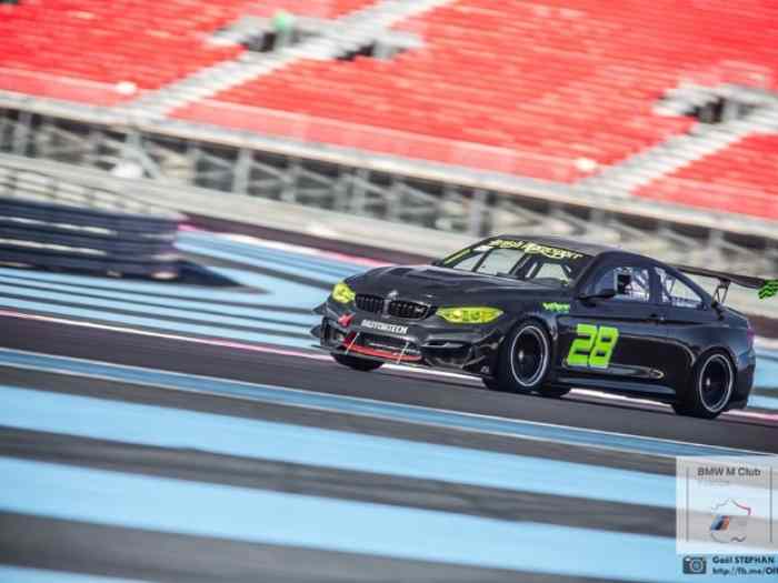 BMW M4 Race car / Trackday car Passeport FFSA / Carte grise 15000km Première main 2016 2