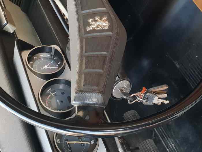 PEUGEOT 204 Essence 4