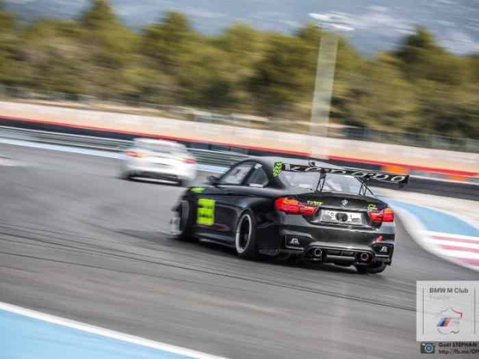 BMW M4 Race car / Trackday car Passeport FFSA / Carte grise 15000km Première main 2016 3