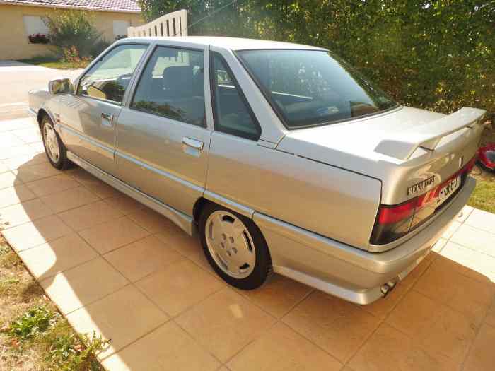 A Vendre  RENAULT  21 2L TURBO  175 CH  9CV 2
