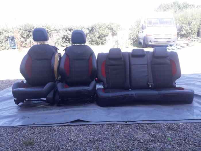 Siège en cuire Peugeot  208 gti