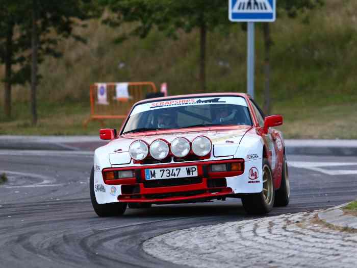 Porsche 944 Turbo 0