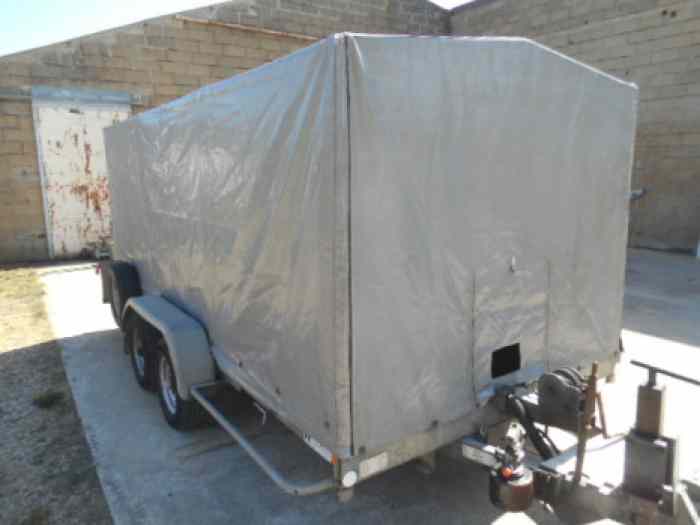 Remorque porte voiture fermee 0