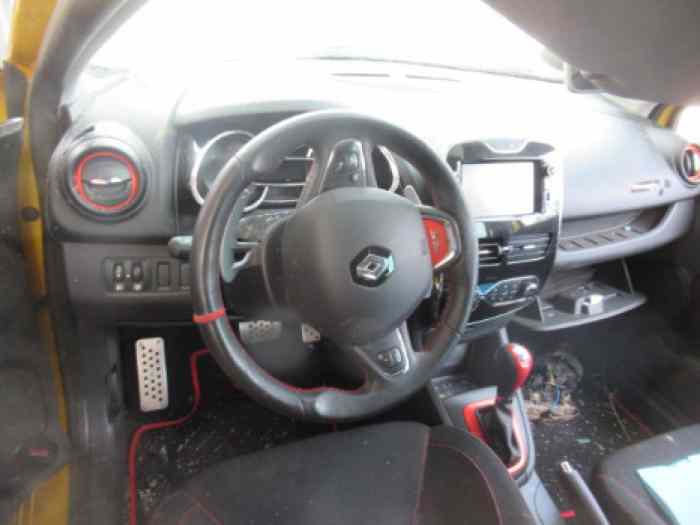 Clio IV RS 1.6T 200cv Boite EDC Pack Cup de Juillet 2013 accidentée VE 4