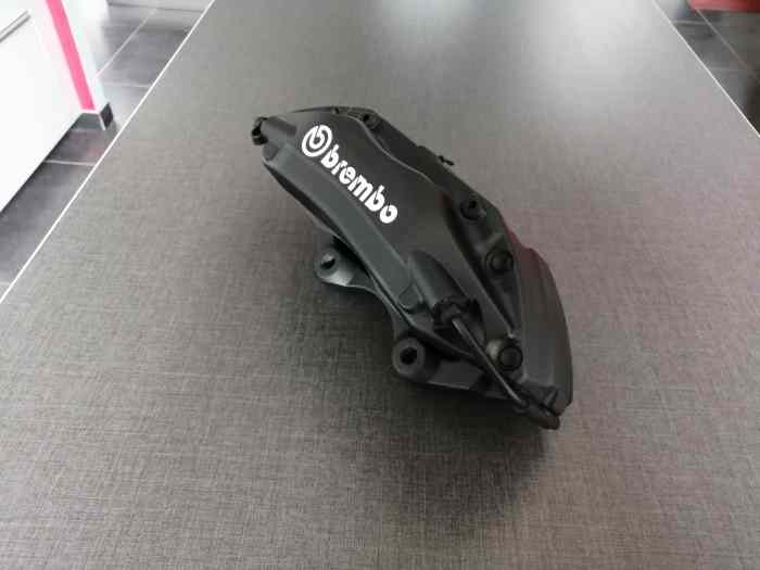 Étrier brembo 607 v6 4 pistons 1