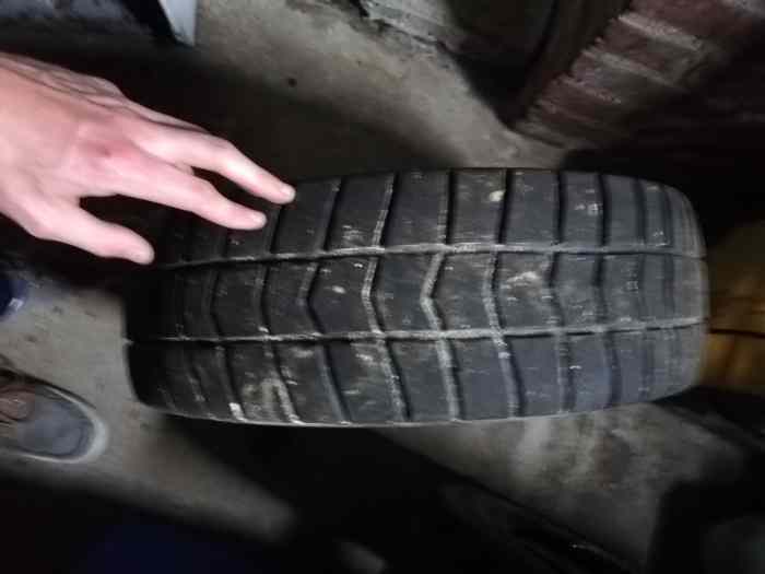 Pneus Michelin TA00 16/57-14 sur jantes 106 xsi 1