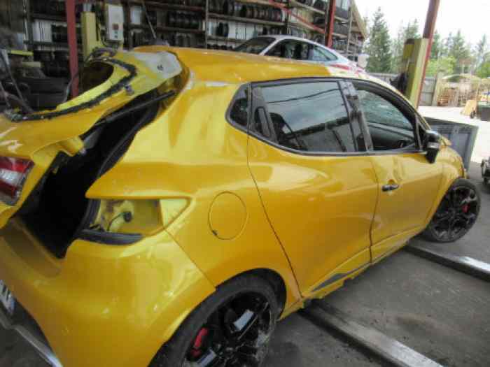 Clio IV RS 1.6T 200cv Boite EDC Pack Cup de Juillet 2013 accidentée VE 2