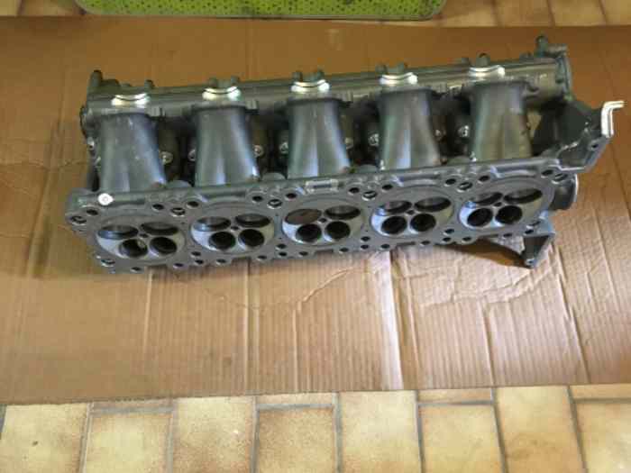 Culasse f1 v10 peugeot