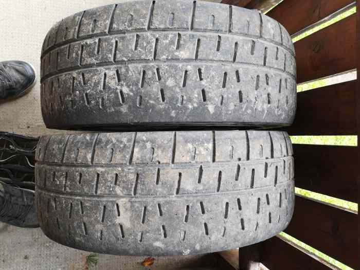 Lot de pneu Pirelli 17 pouces rk5 rk7 rkw7