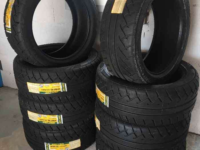 Pneus semi-slick 225/45R17 0
