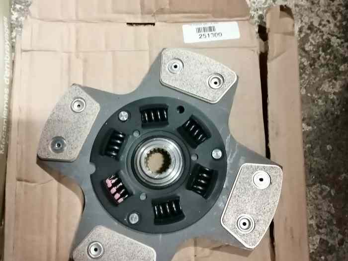 Embrayage neuf saxo vts 106 s16 2