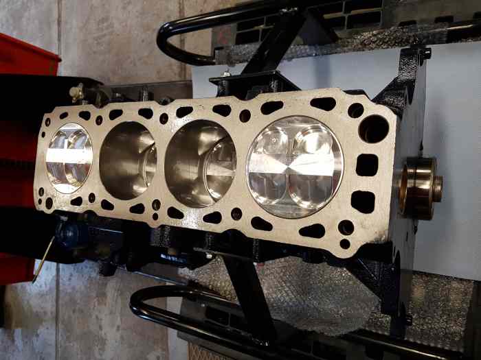 Bloc moteur pinto 2l Neuf 2