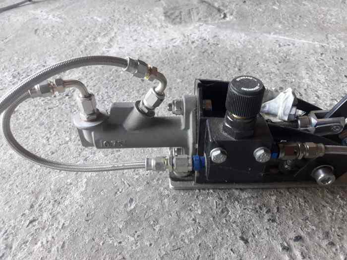 Frein à main hydraulique + durite aviation 1