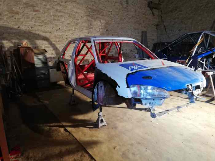 Lot de pièces 106 maxi f2000/13 0