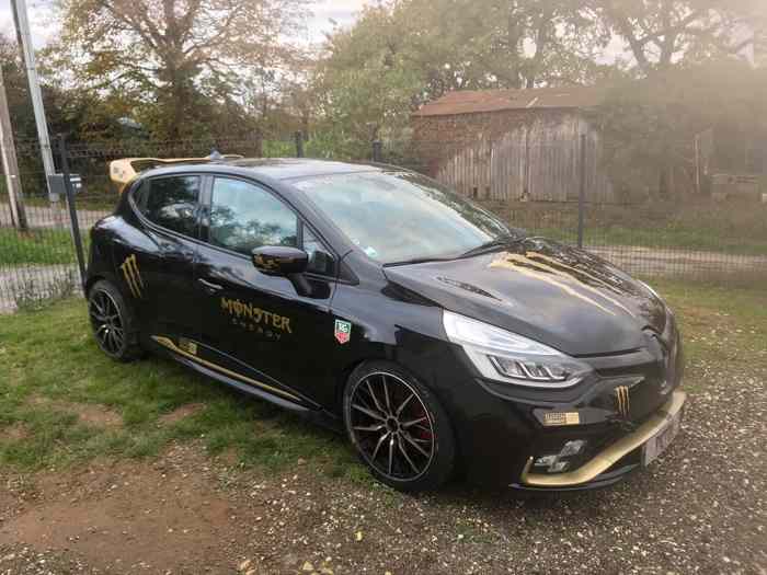 Clio 4 rs trophy 260cv prépare piste