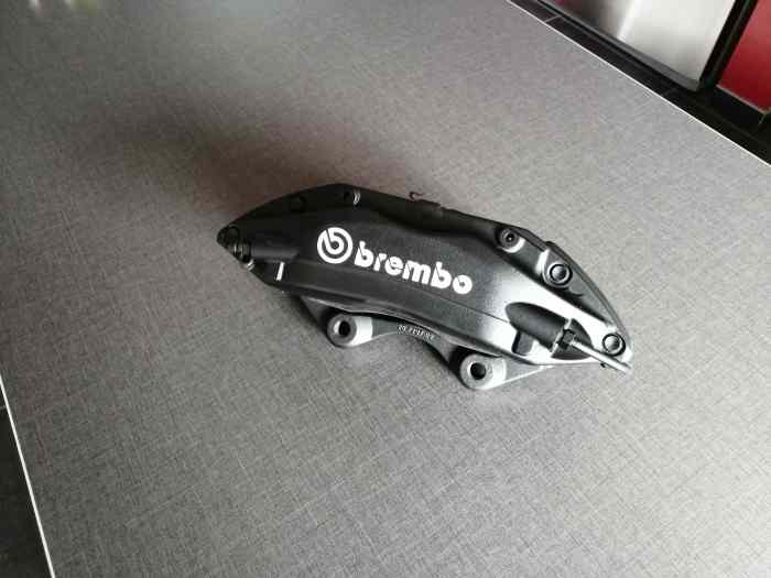 Étrier brembo 607 v6 4 pistons 0