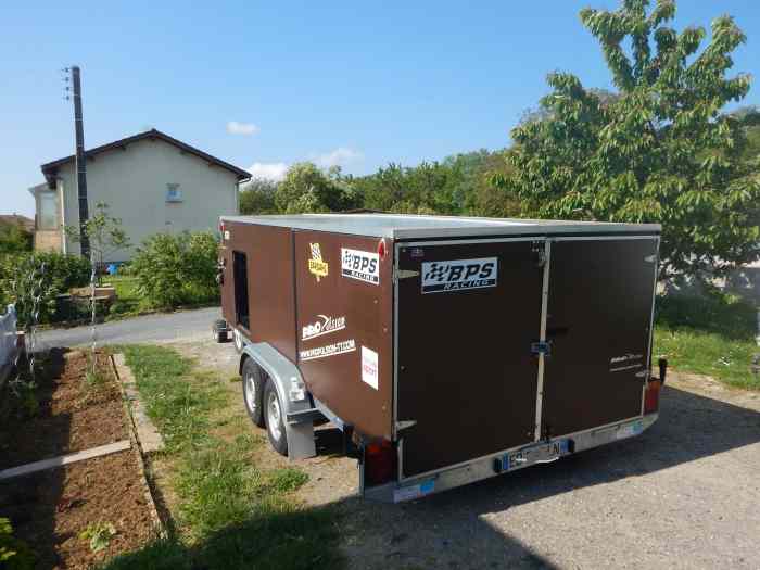 remorque fermé porte voiture Lider 2000 kgs année juin 2016 treuil basculante avec pompe et vérin 1