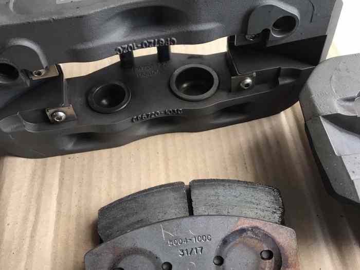 etriers AP Racing 4 pistons 6720 + 3 paires de plaquettes 2