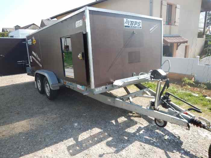 remorque fermé porte voiture Lider 2000 kgs année juin 2016 treuil basculante avec pompe et vérin 0