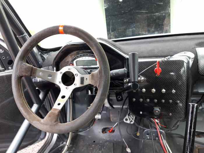 106 F2000 3