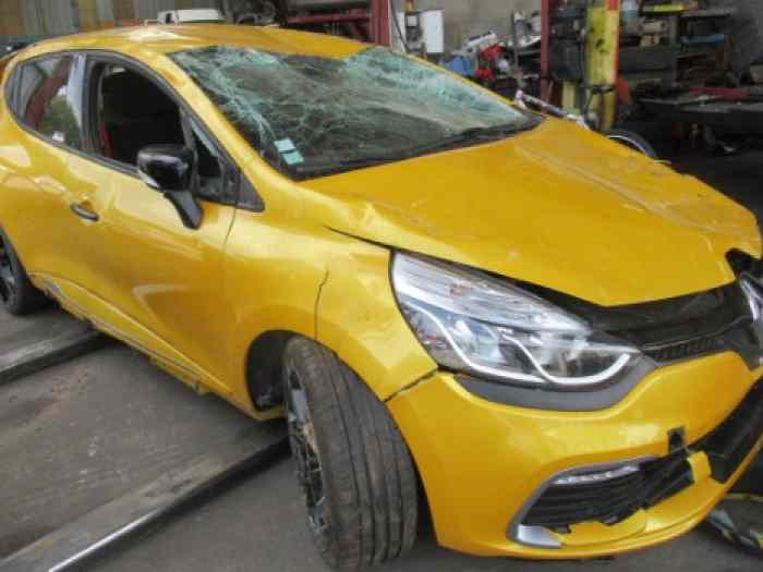 Clio IV RS 1.6T 200cv Boite EDC Pack Cup de Juillet 2013 accidentée VE 0