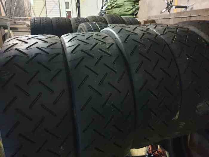 Pneus Michelin neuf 18 pouces encienne modèle