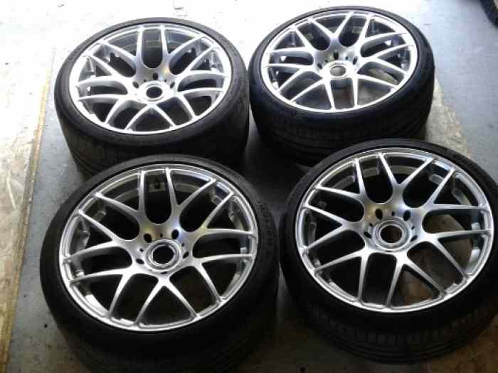 JANTES ALU 19 POUCES AVEC PNEUS – photo 1 sur 3