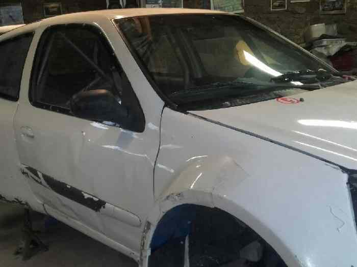 Caisse Clio RS F2000 1