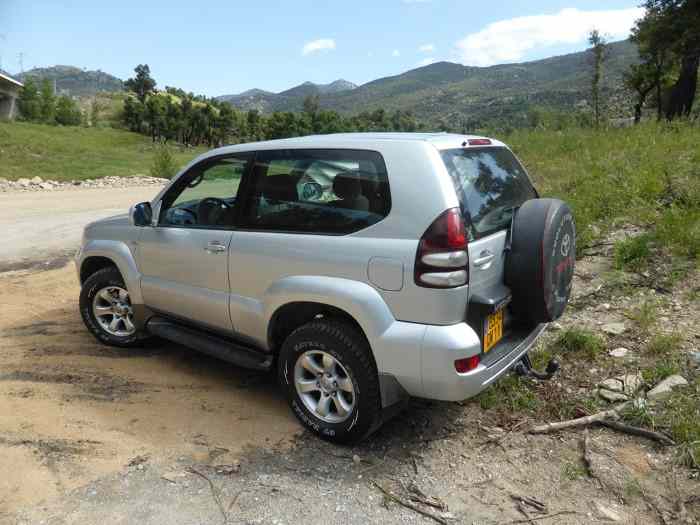 4X4 TOYOTA KDJ 125 LAND CRUISER chassis court