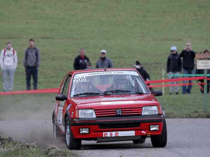 PEUGEOT 205 GTI 1,6L avec PTH en VHC 0