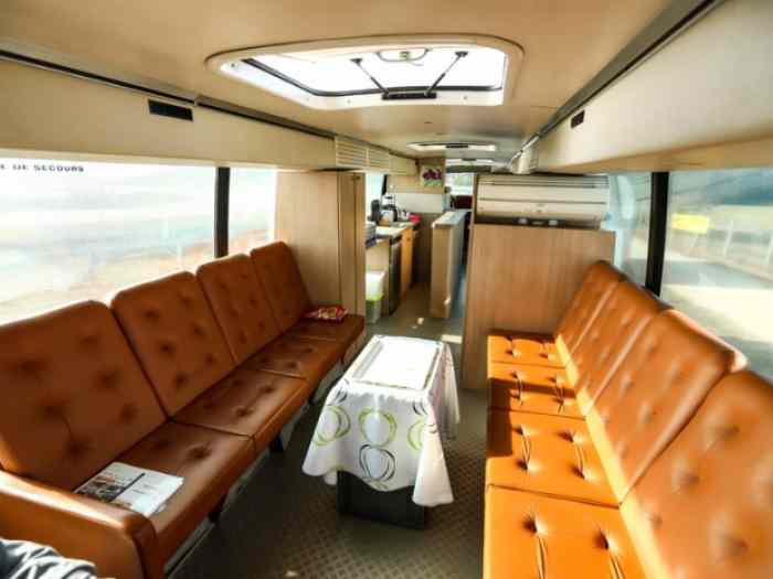 CAR VAN HOOL 2 étages aménagé réceotif 2