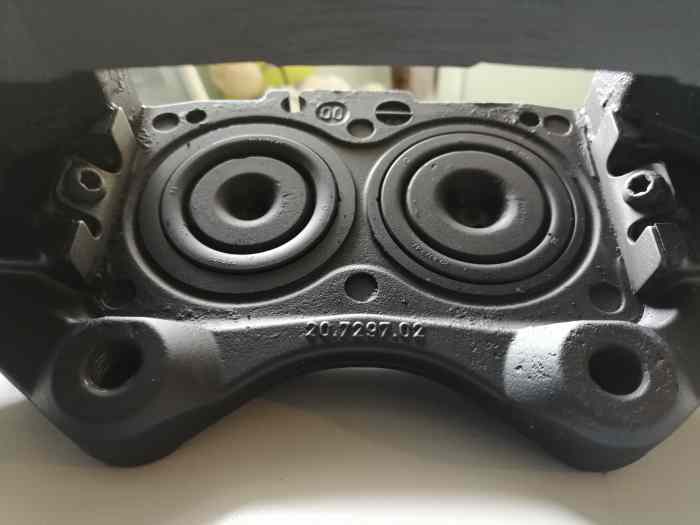 Étrier brembo 607 v6 4 pistons 2