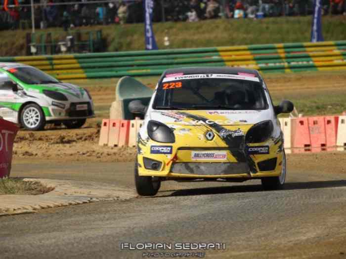 Twingo R1 - pièces et voitures de course à vendre, de rallye et de circuit.