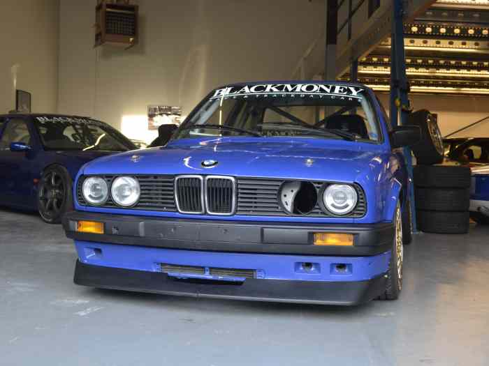 BMW 325 race trackdaycar ready to go. 3