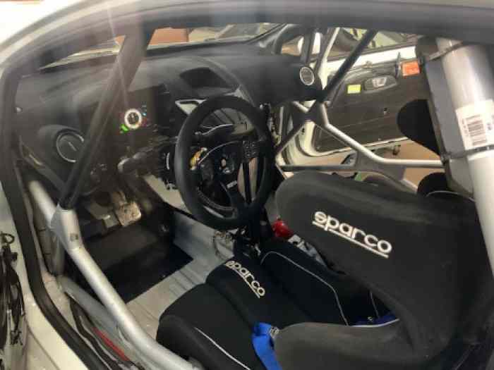 Ford Fiesta R2T + gros lot de pièces 2