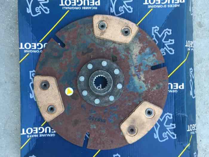 Disque embrayage rigide  Peugeot 200 mm