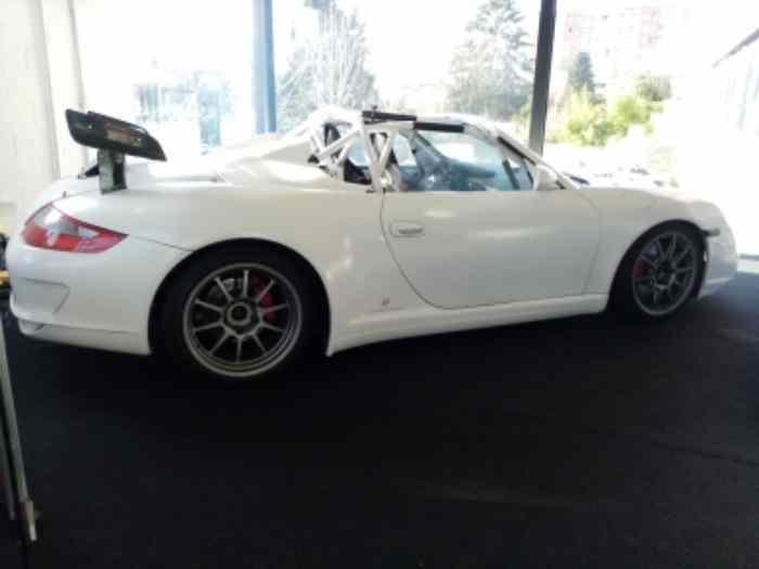 Porsche Boxster race 355 CV 1050 kg