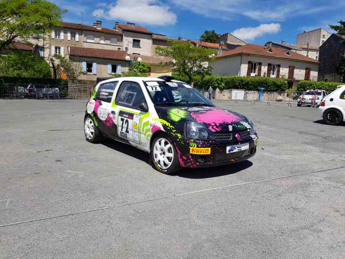 Clio TOP F2/13 198 cv – photo 1 sur 4