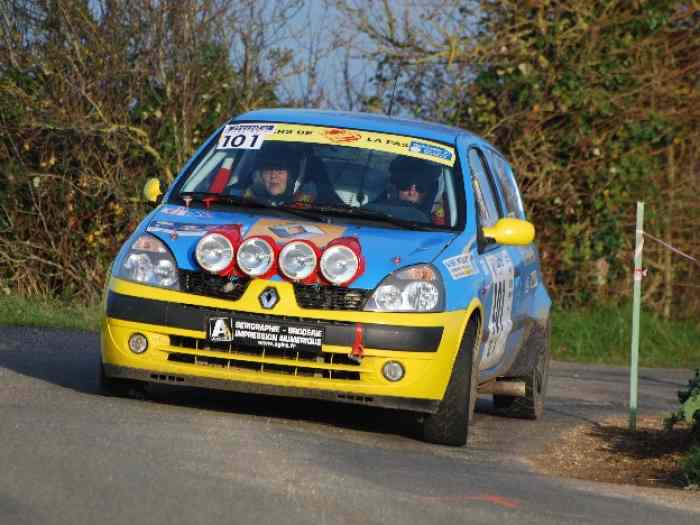 VOITURE DE RALLYE CLIO 2 PHASE 2 - Classe F 2013