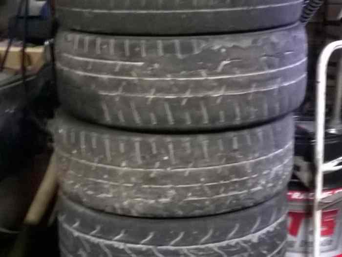 Pneus Pirelli et hankook