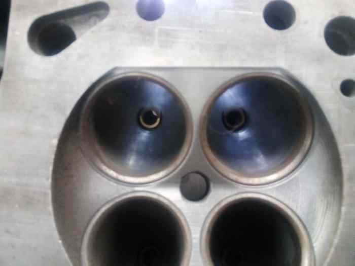 Culasse GR À  BMW M3 E30  moteur S14 à reparer 1