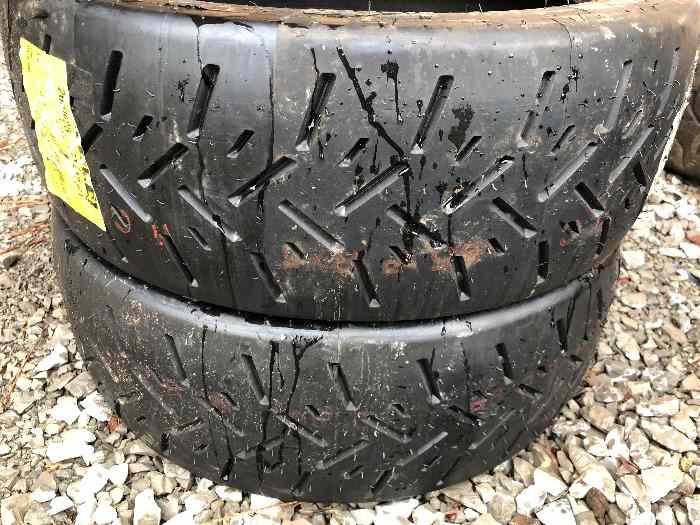 lot 2 pneus Pirelli RX5 neufs 200/625-17 0