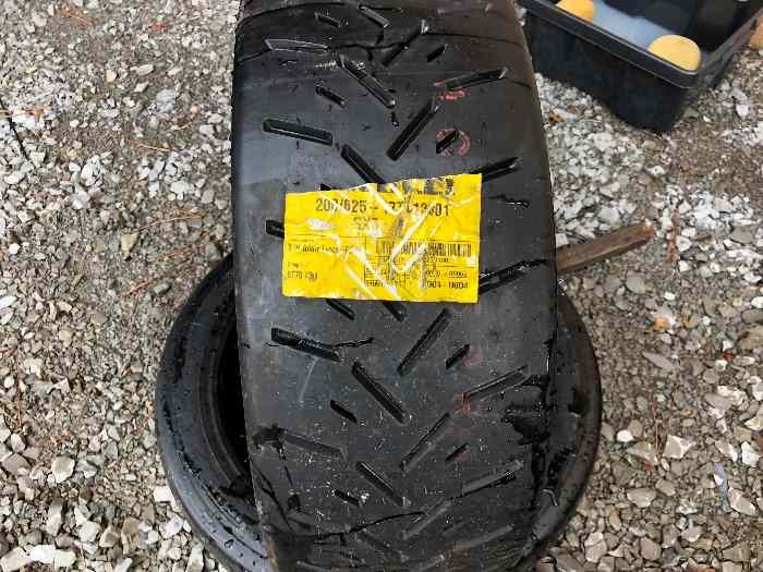 lot 2 pneus Pirelli RX5 neufs 200/625-17 1