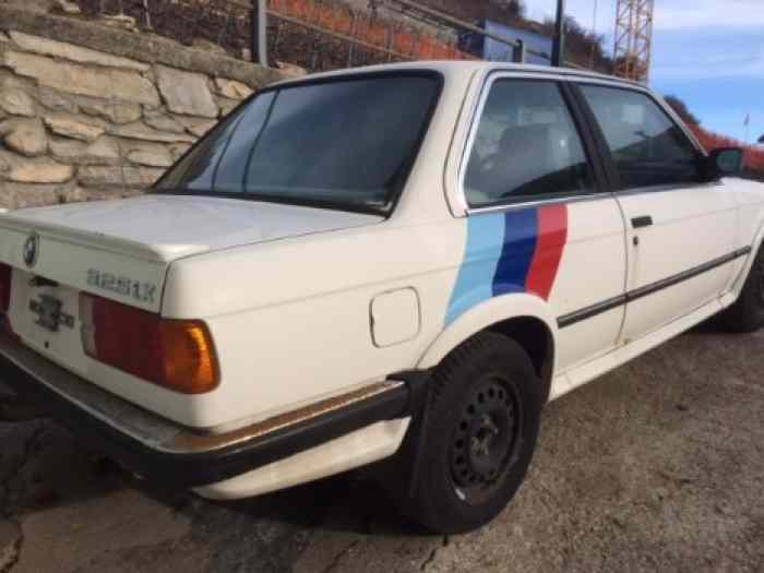 BMW 325ix E30 2